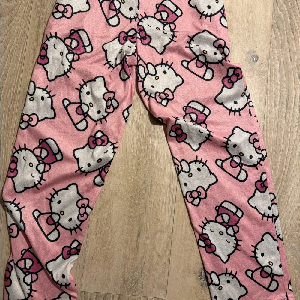 Sanrio Hello Kitty Pink Apparel‎